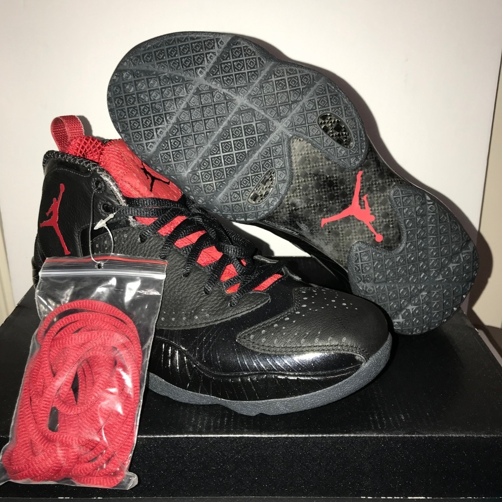Air Jordan 2012 A Black/Varsity Red-Anthracite